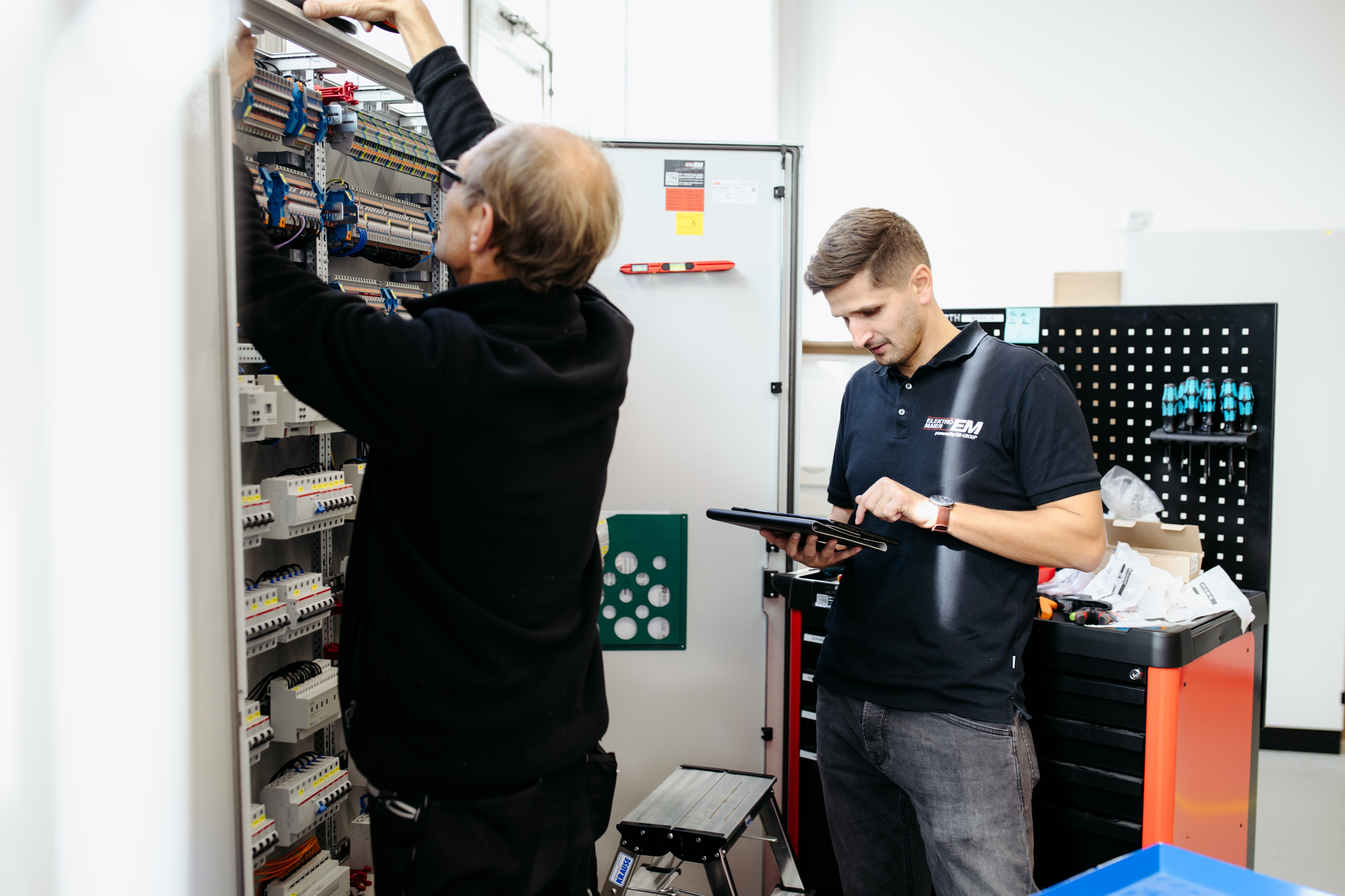 Fotoshooting Elektro Maier 251021 366